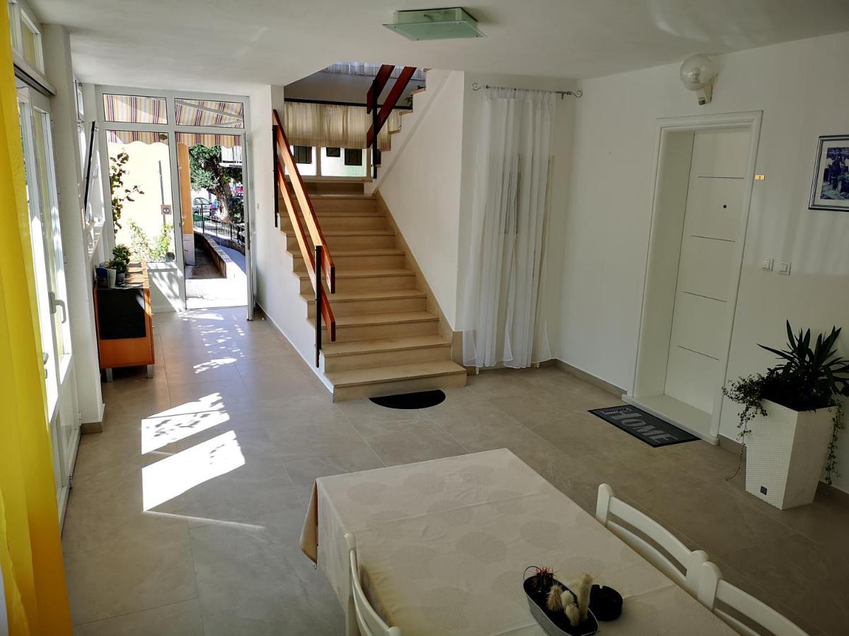 Deluxe Apartment F & M Tučepi Esterno foto