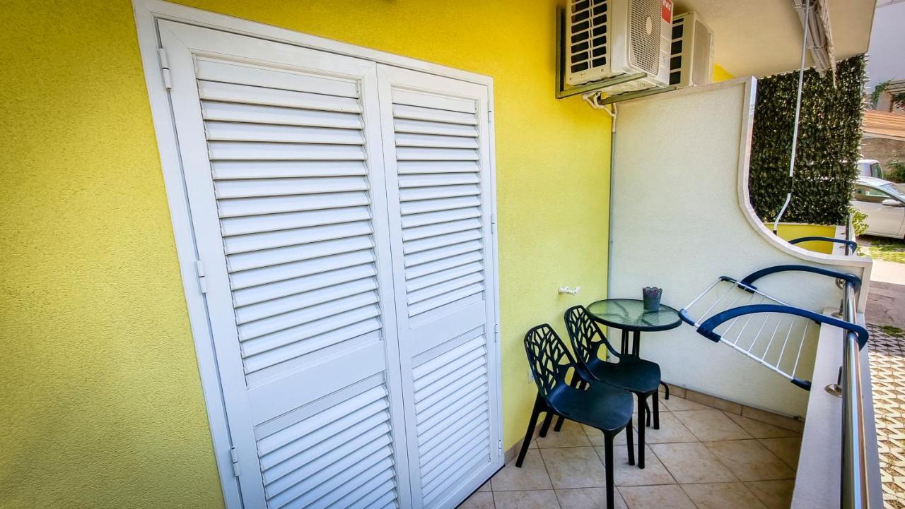 Deluxe Apartment F & M Tučepi Esterno foto