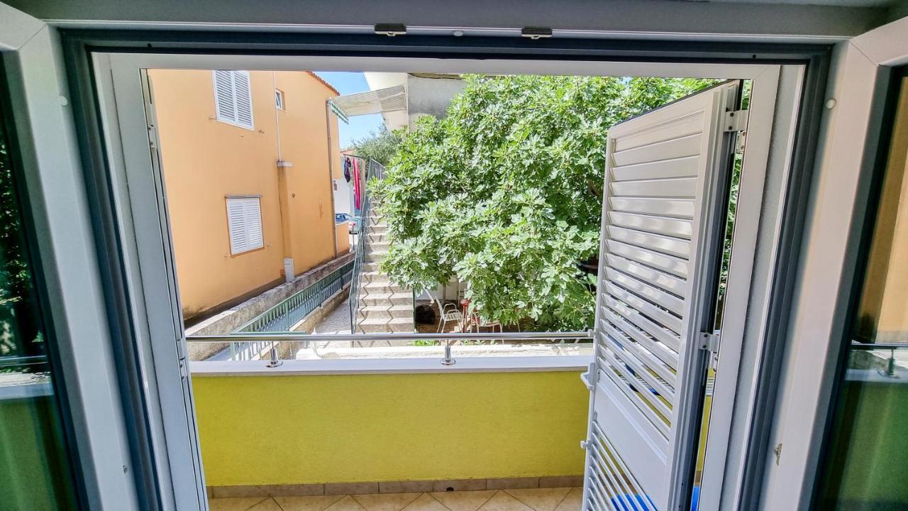 Deluxe Apartment F & M Tučepi Esterno foto