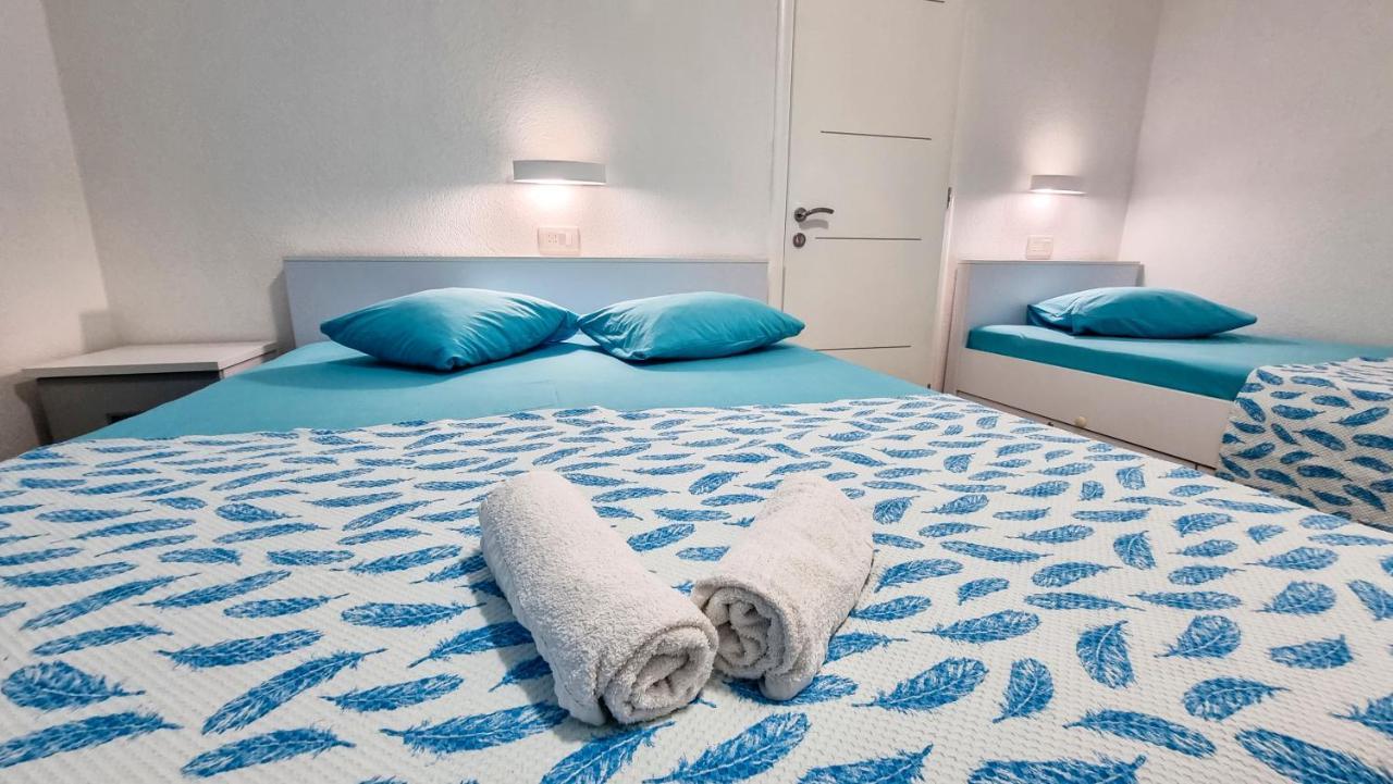 Deluxe Apartment F & M Tučepi Esterno foto