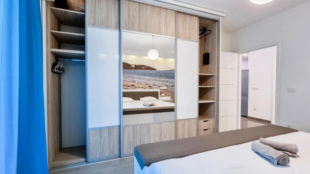 Deluxe Apartment F & M Tučepi Esterno foto