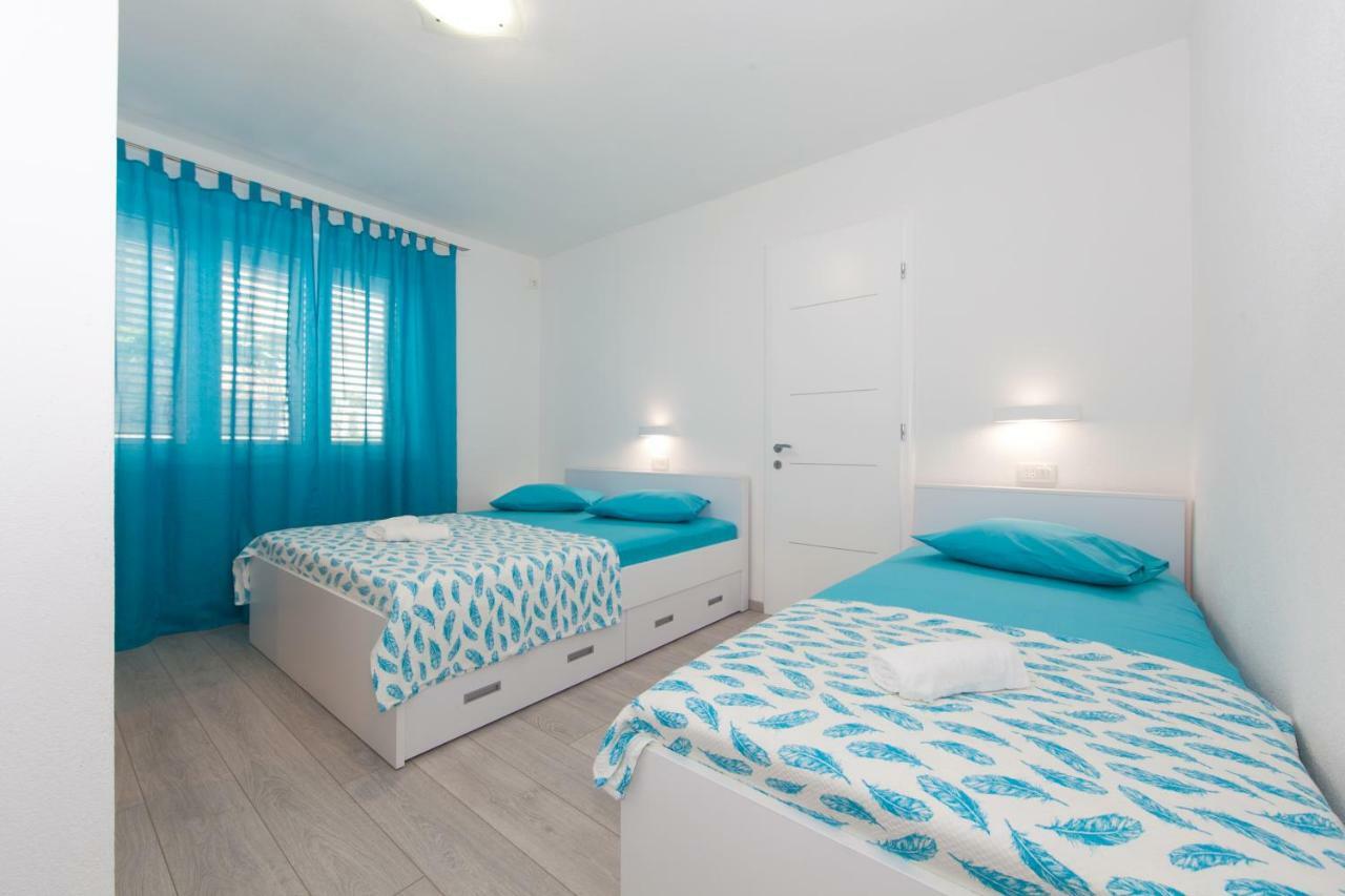 Deluxe Apartment F & M Tučepi Esterno foto