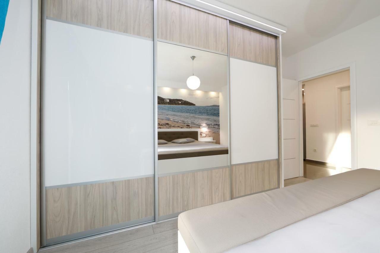 Deluxe Apartment F & M Tučepi Esterno foto