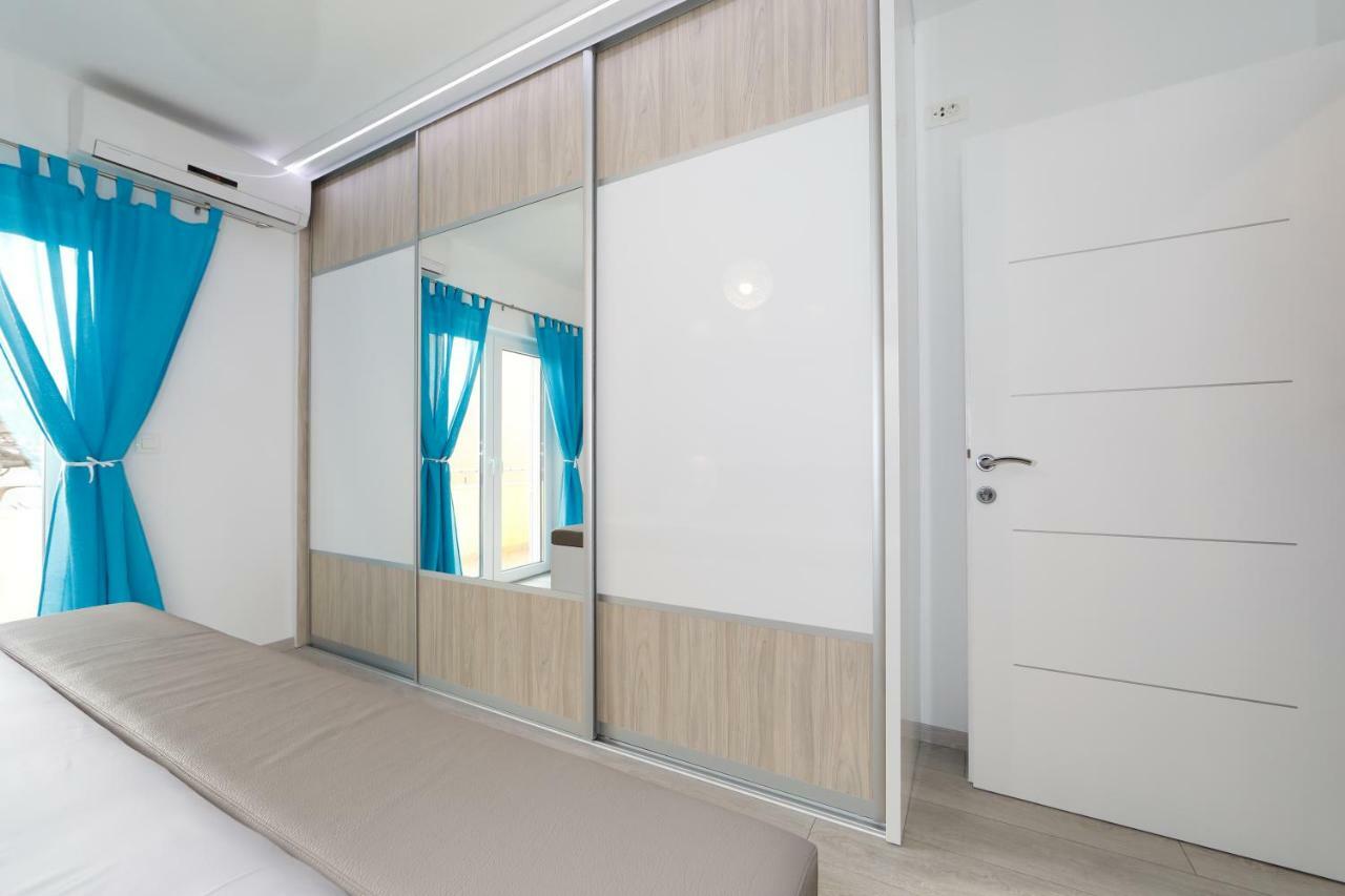 Deluxe Apartment F & M Tučepi Esterno foto